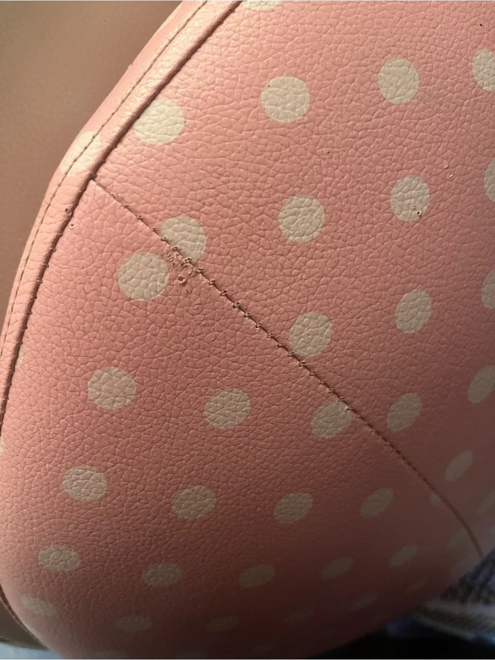 HELLO KITTY CHAIR WITH OTTOMAN